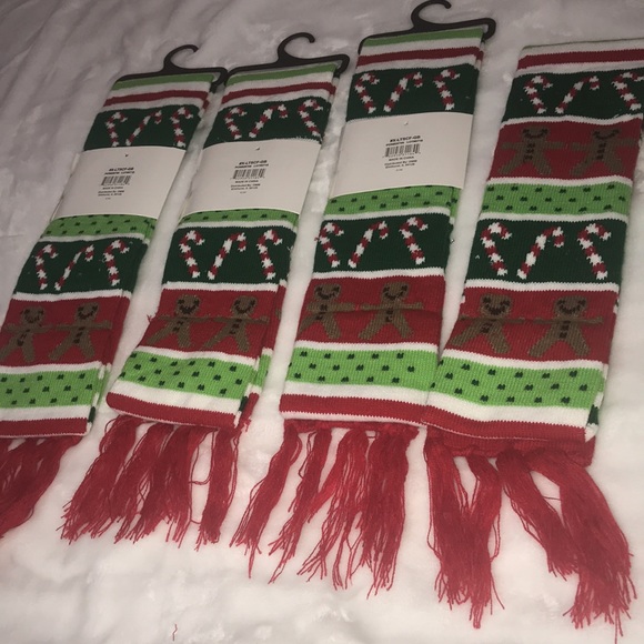 🆕 Adorable set of 4 children’s scarves with lights - Picture 10 of 13